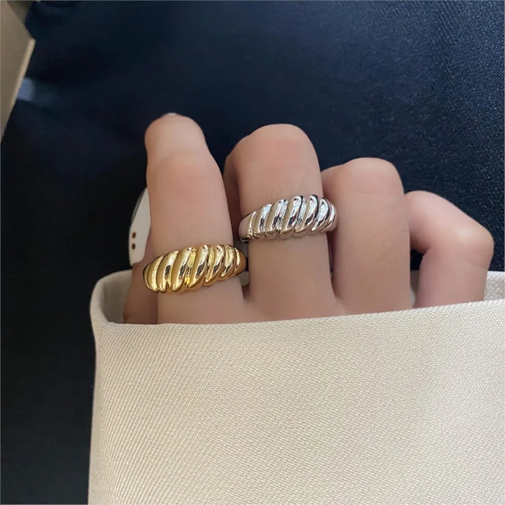 Twistelle Ring