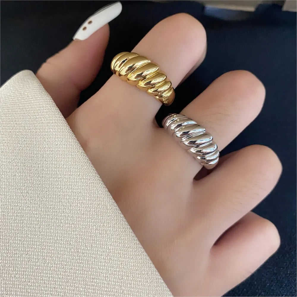 Twistelle Ring