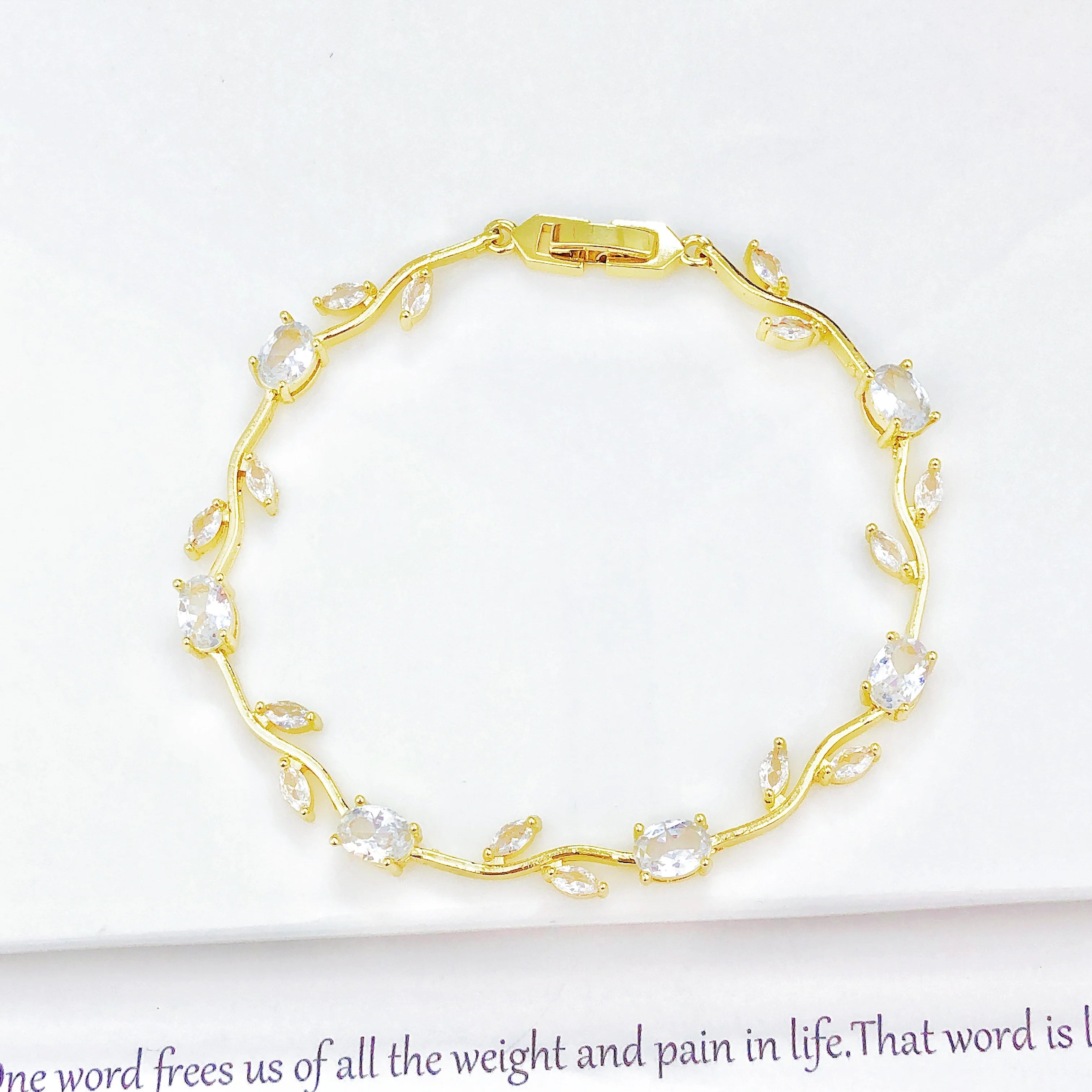Crystal Leaf Vine Jewelry Set – Necklace & Bracelet