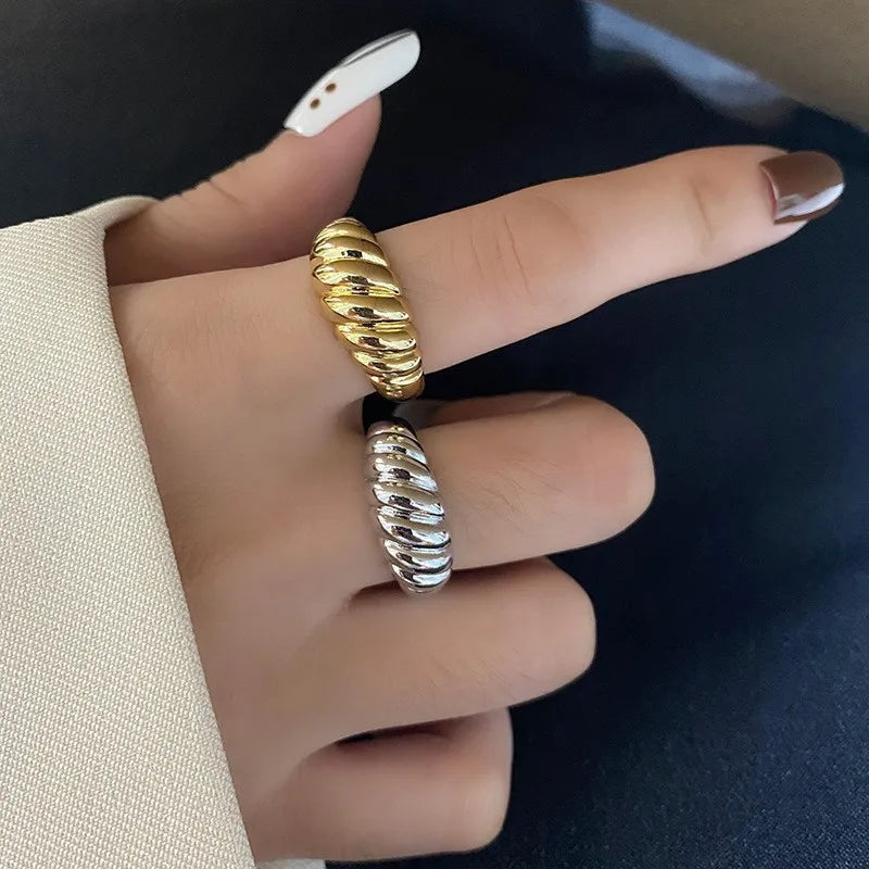 Twistelle Ring